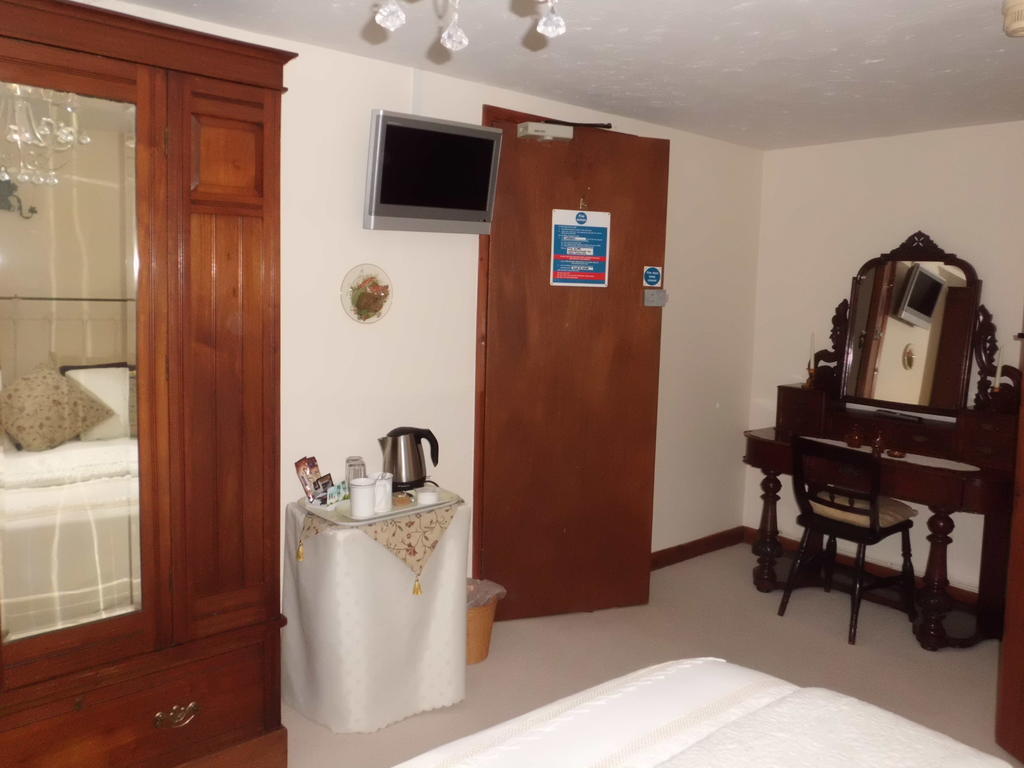 The Elms Bed & Breakfast East Harling Room photo
